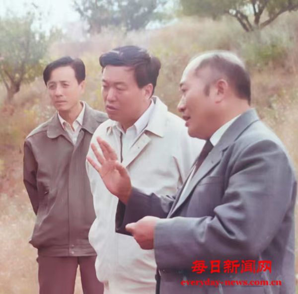 01.jpg 01.jpg